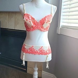 Wacoal lingerie set, bra 36C, thong lg, garter belt m/l, cream lace and coral